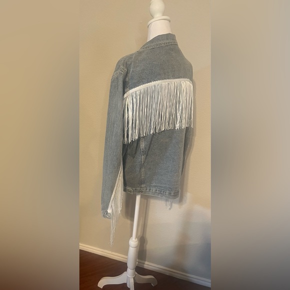 *NEW* Oversized Fringe Denim Jacket Size Large - Picture 15 of 16